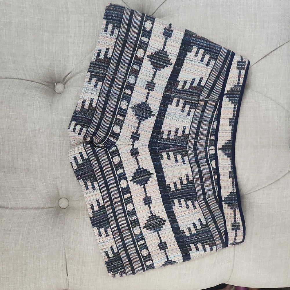 BCBGMaxAzria Navy and Cream Patterned Shorts - Picture 2 of 4